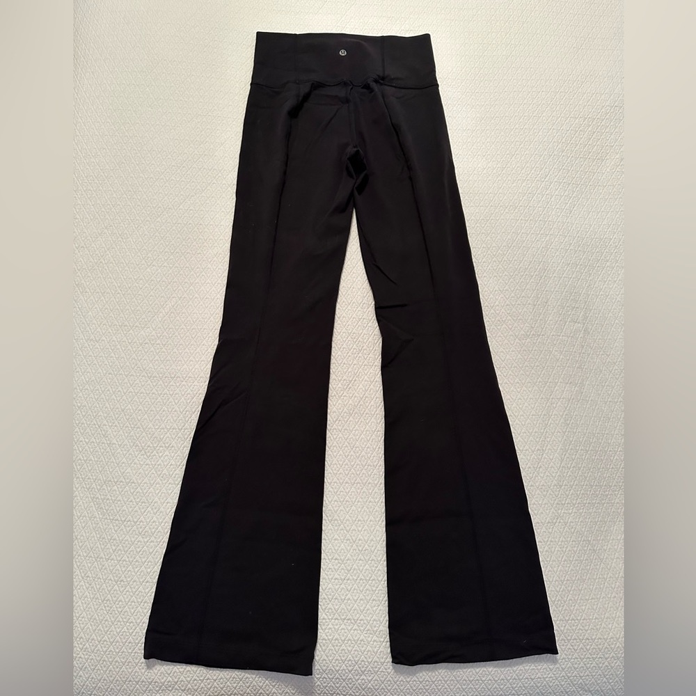 Lululemon Yoga Pant w/ Roll Waist, Size 6.